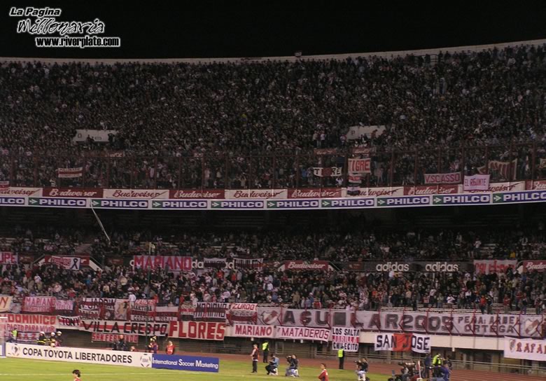 River Plate vs Liga Universitaria de Quito (LIB 2005) 19